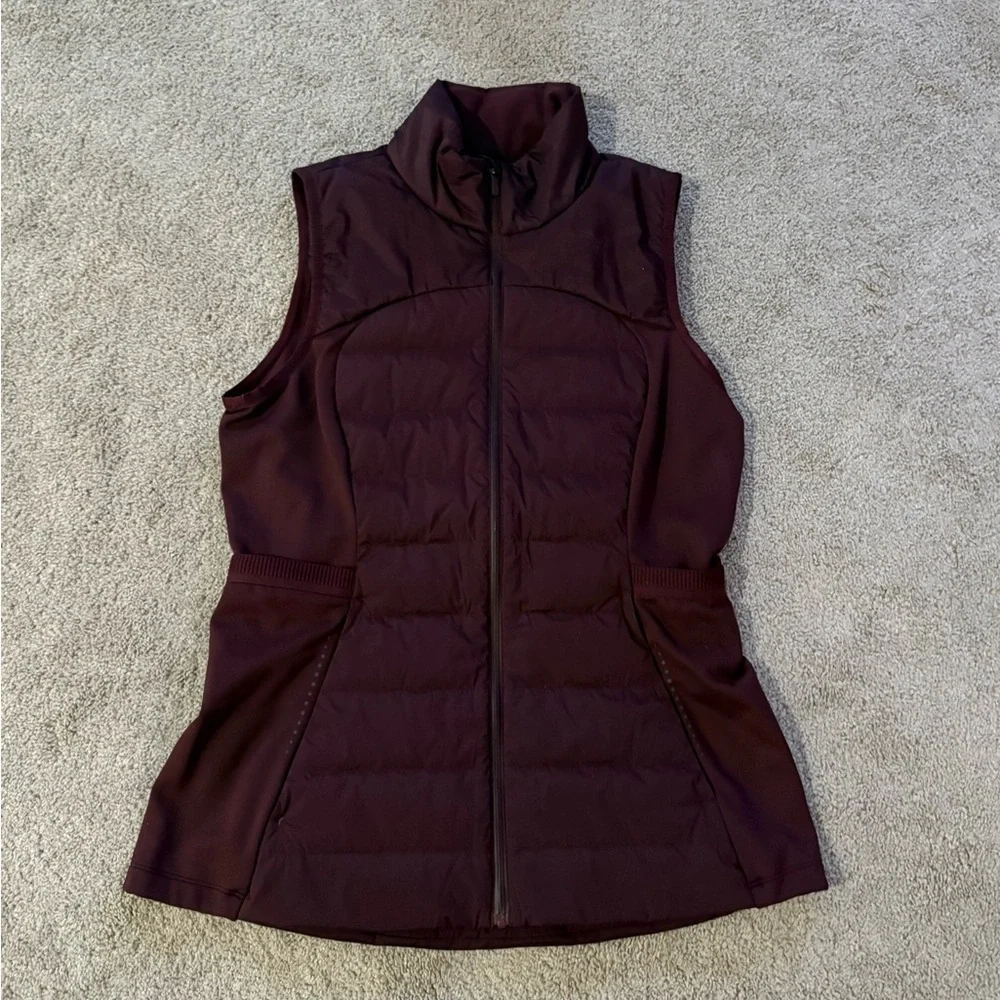 Lululemon Down For It All Vest Garnet NWOT Goose Down PrimaLoft Run Jacket SZ 10
